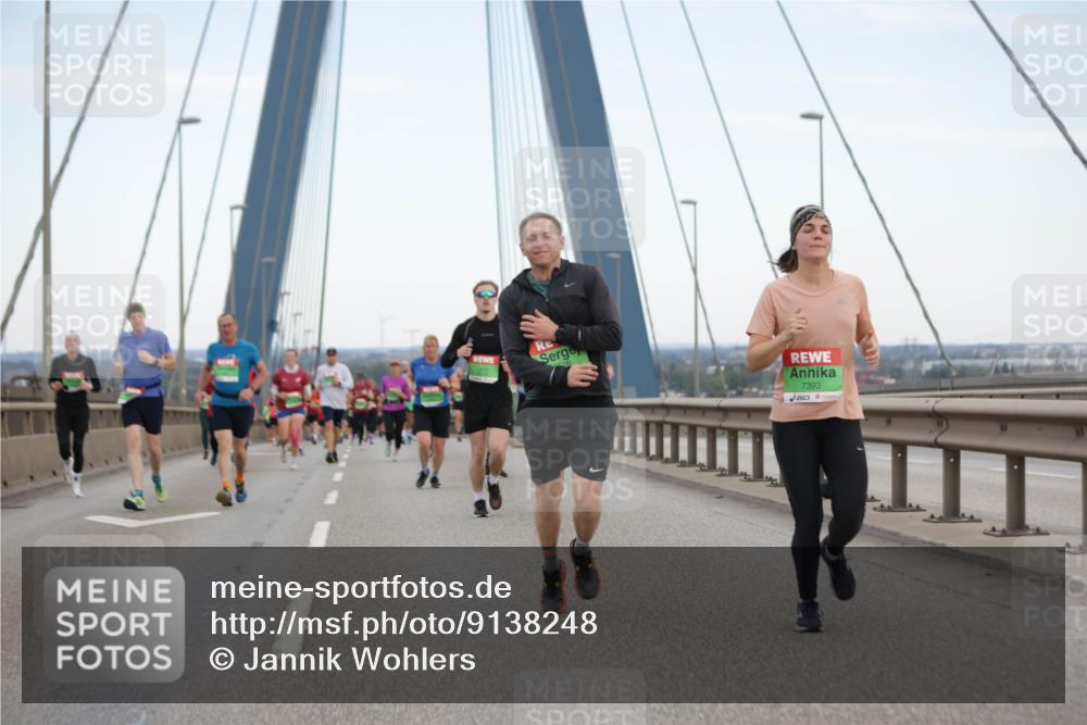 03.10.2025 - Köhlbrandbrückenlauf Jannik Wohlers http://msf.ph/oto/9138248 03.10.2025 15:28:16 Position 1 7393 meine-sportfotos.de