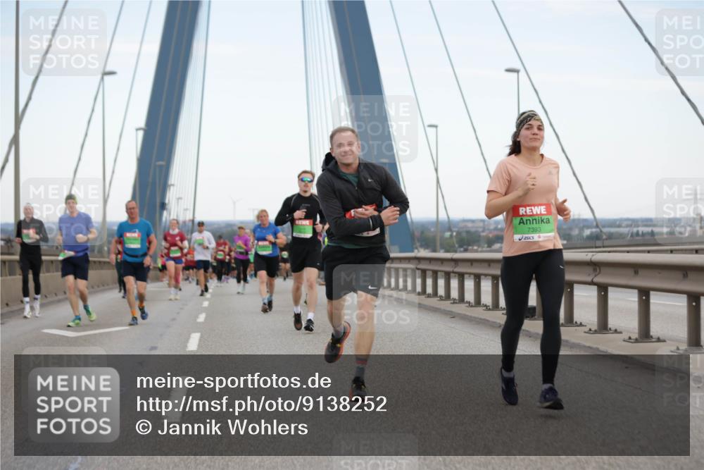 03.10.2025 - Köhlbrandbrückenlauf Jannik Wohlers http://msf.ph/oto/9138252 03.10.2025 15:28:16 Position 1 7393 meine-sportfotos.de
