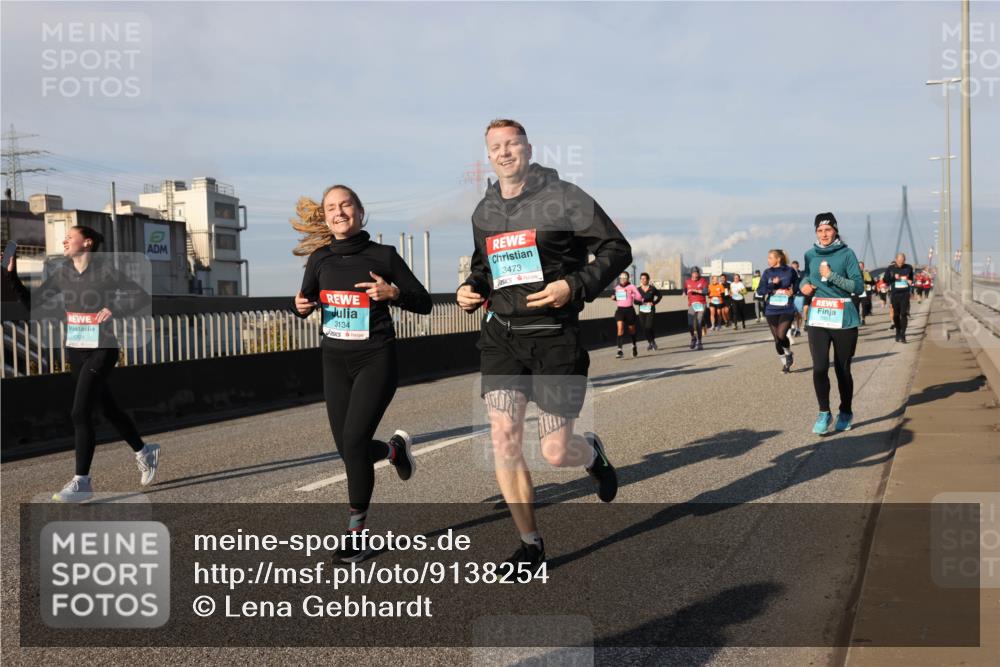 03.10.2025 - Köhlbrandbrückenlauf Lena Gebhardt http://msf.ph/oto/9138254 03.10.2025 09:55:59 Position 2 3134, 3473 meine-sportfotos.de