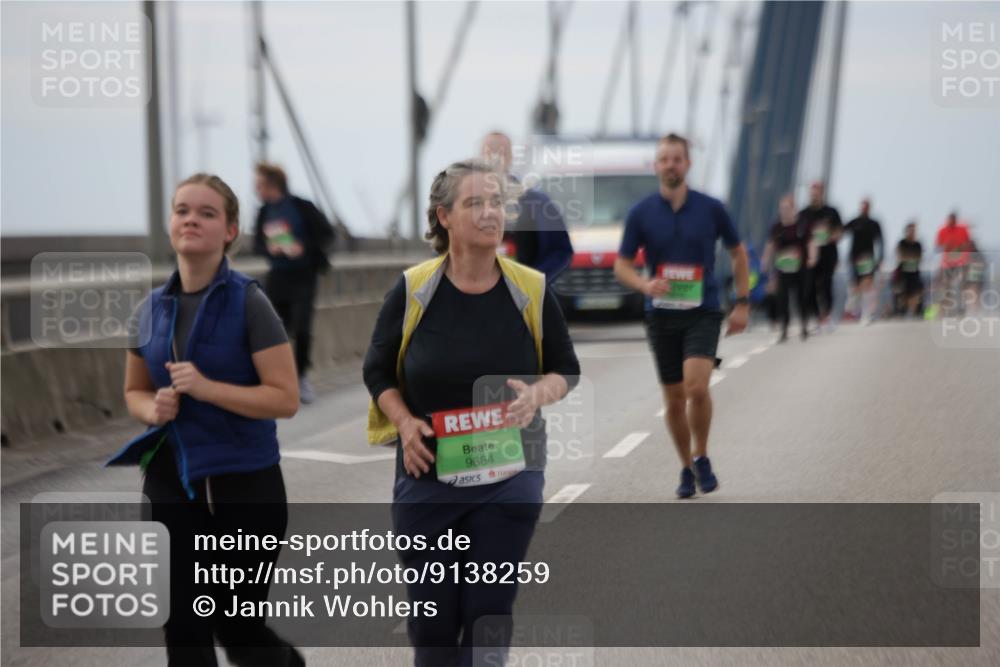 03.10.2025 - Köhlbrandbrückenlauf Jannik Wohlers http://msf.ph/oto/9138259 03.10.2025 16:08:30 Position 1 9684 meine-sportfotos.de