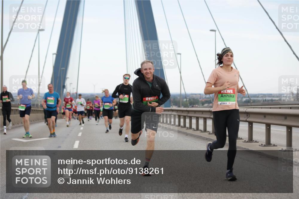 03.10.2025 - Köhlbrandbrückenlauf Jannik Wohlers http://msf.ph/oto/9138261 03.10.2025 15:28:17 Position 1 7393 meine-sportfotos.de