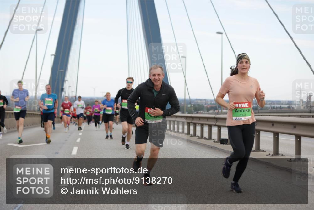 03.10.2025 - Köhlbrandbrückenlauf Jannik Wohlers http://msf.ph/oto/9138270 03.10.2025 15:28:17 Position 1 7576, 7393 meine-sportfotos.de