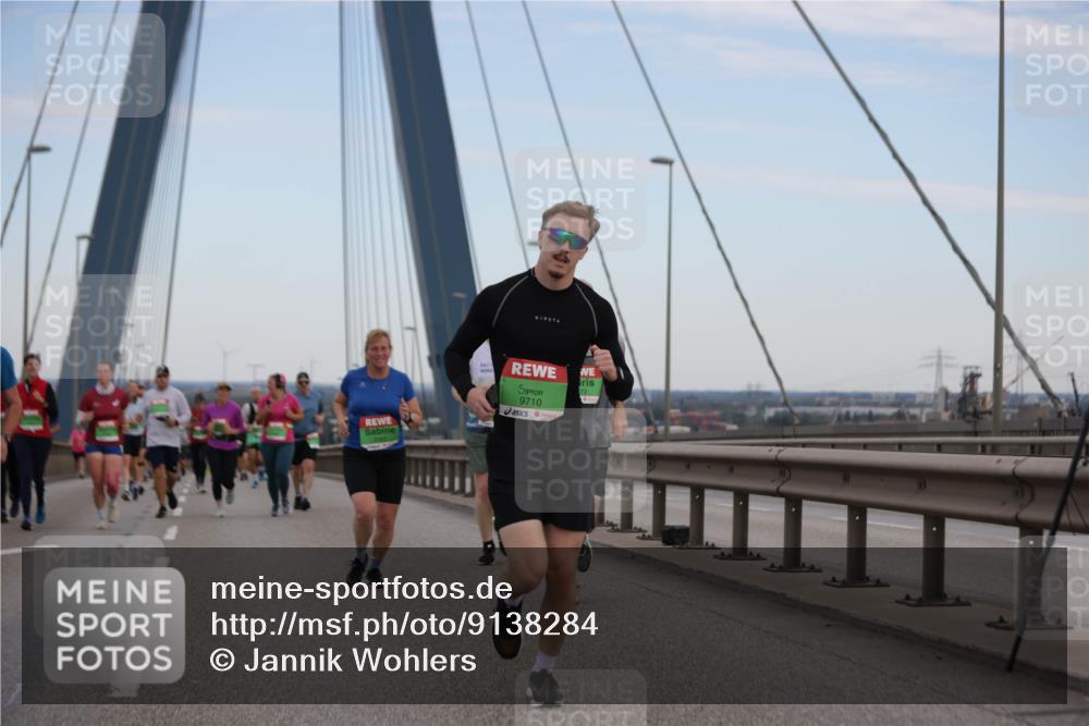 03.10.2025 - Köhlbrandbrückenlauf Jannik Wohlers http://msf.ph/oto/9138284 03.10.2025 15:28:20 Position 1 9710 meine-sportfotos.de