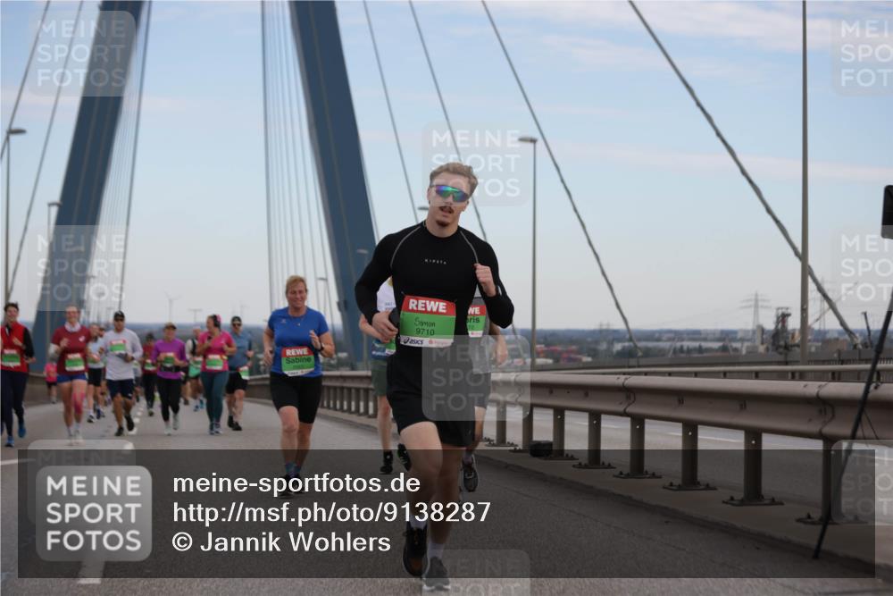 03.10.2025 - Köhlbrandbrückenlauf Jannik Wohlers http://msf.ph/oto/9138287 03.10.2025 15:28:20 Position 1 9710 meine-sportfotos.de