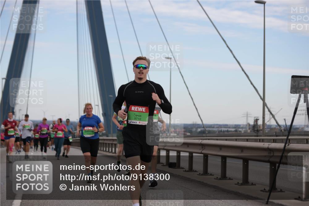 03.10.2025 - Köhlbrandbrückenlauf Jannik Wohlers http://msf.ph/oto/9138300 03.10.2025 15:28:20 Position 1 9710 meine-sportfotos.de