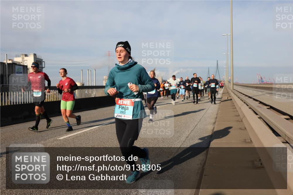 03.10.2025 - Köhlbrandbrückenlauf Lena Gebhardt http://msf.ph/oto/9138305 03.10.2025 09:56:01 Position 2 2953 meine-sportfotos.de