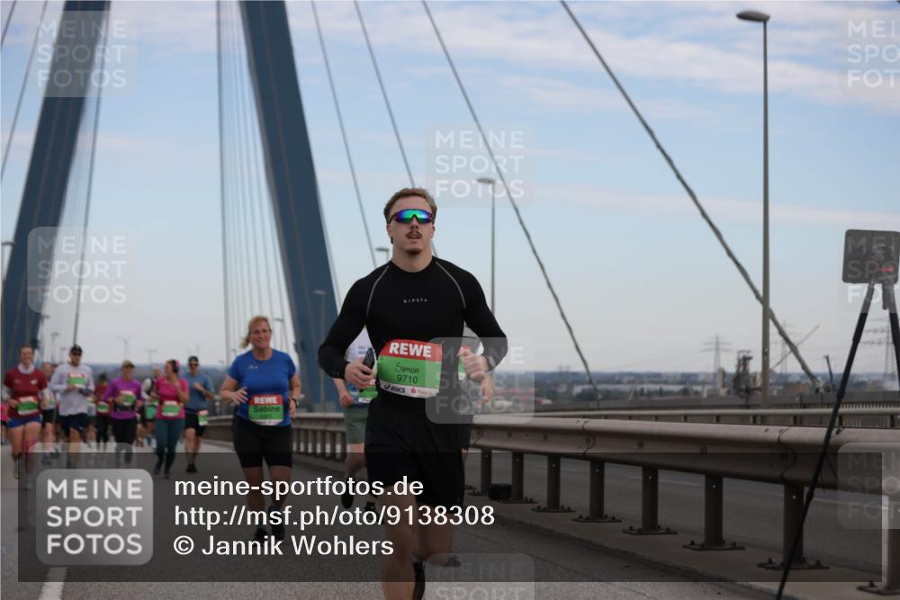 03.10.2025 - Köhlbrandbrückenlauf Jannik Wohlers http://msf.ph/oto/9138308 03.10.2025 15:28:20 Position 1 9710 meine-sportfotos.de