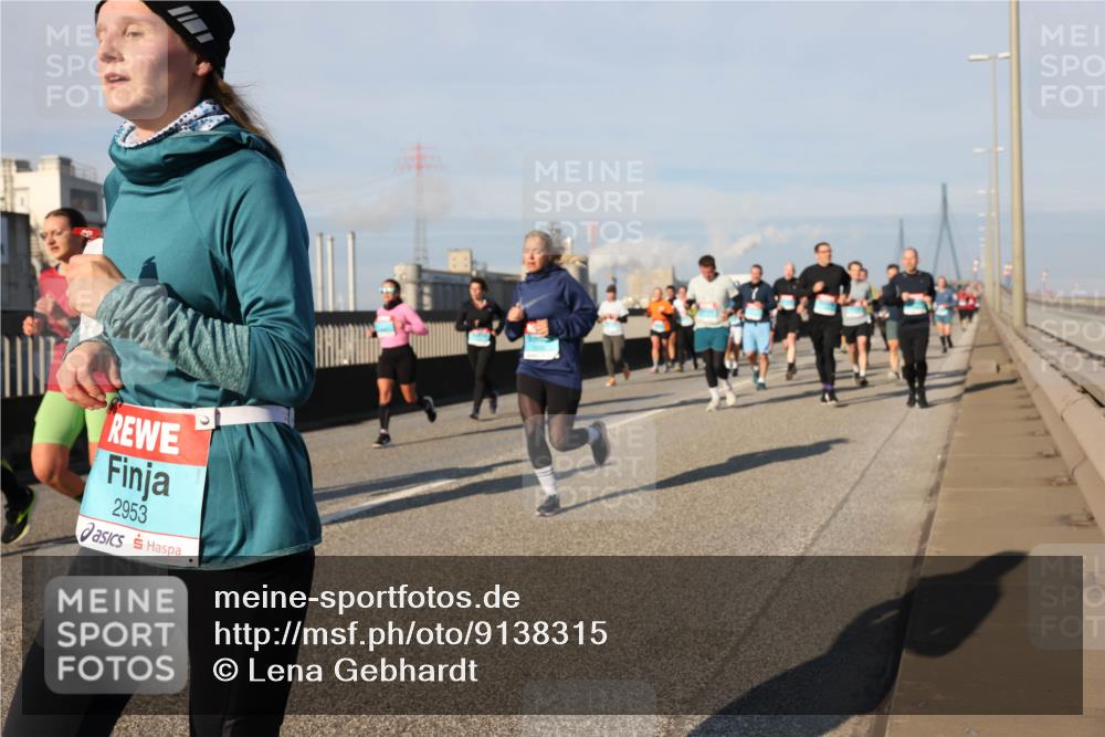 03.10.2025 - Köhlbrandbrückenlauf Lena Gebhardt http://msf.ph/oto/9138315 03.10.2025 09:56:01 Position 2 2953 meine-sportfotos.de