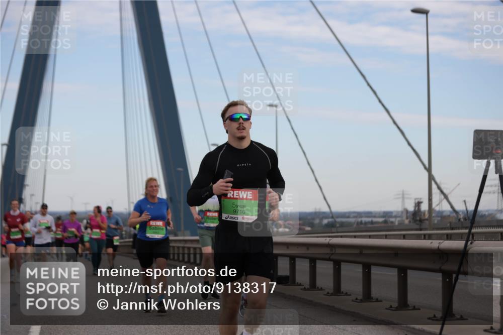 03.10.2025 - Köhlbrandbrückenlauf Jannik Wohlers http://msf.ph/oto/9138317 03.10.2025 15:28:20 Position 1 9710 meine-sportfotos.de