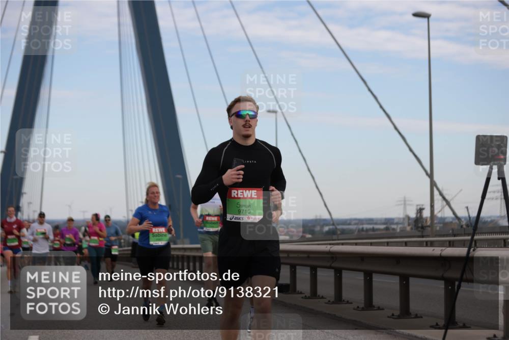03.10.2025 - Köhlbrandbrückenlauf Jannik Wohlers http://msf.ph/oto/9138321 03.10.2025 15:28:20 Position 1 9710 meine-sportfotos.de