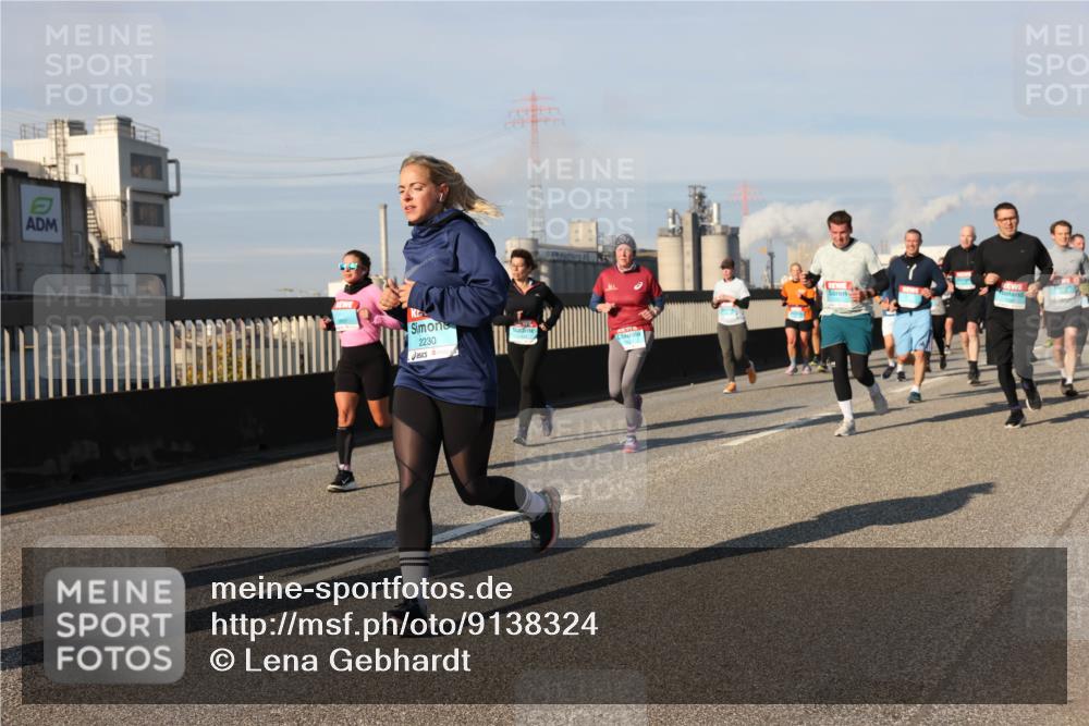 03.10.2025 - Köhlbrandbrückenlauf Lena Gebhardt http://msf.ph/oto/9138324 03.10.2025 09:56:02 Position 2 2230 meine-sportfotos.de