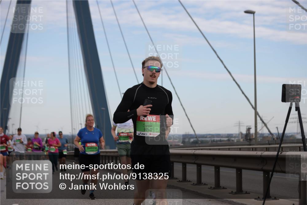 03.10.2025 - Köhlbrandbrückenlauf Jannik Wohlers http://msf.ph/oto/9138325 03.10.2025 15:28:20 Position 1 9710 meine-sportfotos.de