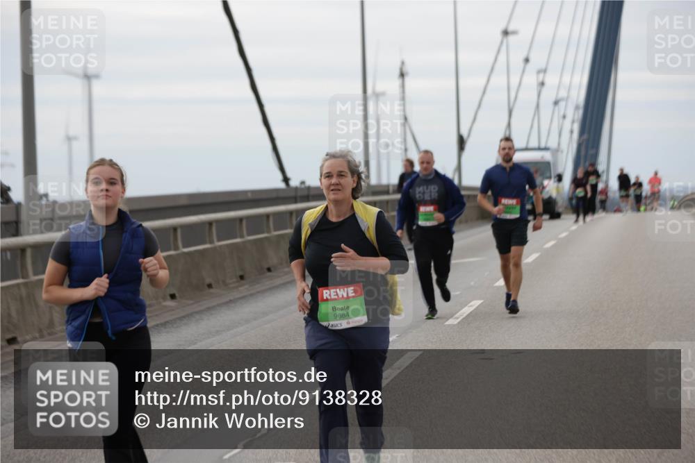 03.10.2025 - Köhlbrandbrückenlauf Jannik Wohlers http://msf.ph/oto/9138328 03.10.2025 16:08:33 Position 1 9684 meine-sportfotos.de