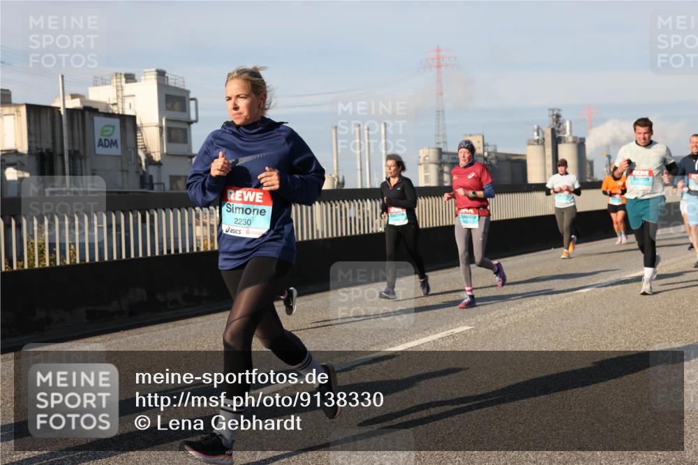 03.10.2025 - Köhlbrandbrückenlauf Lena Gebhardt http://msf.ph/oto/9138330 03.10.2025 09:56:02 Position 2 2230, 169 meine-sportfotos.de