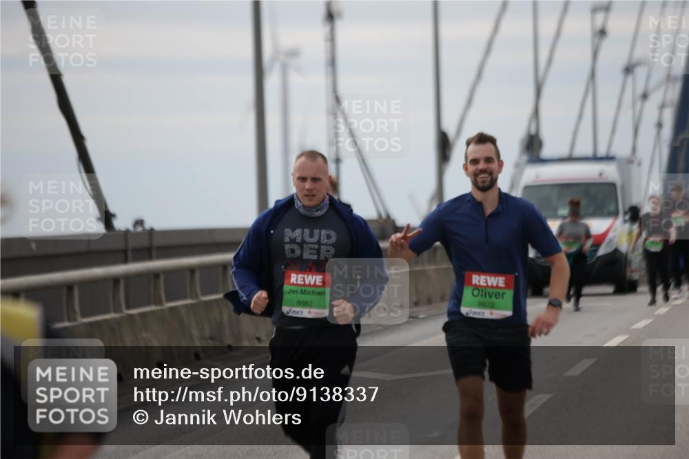 03.10.2025 - Köhlbrandbrückenlauf Jannik Wohlers http://msf.ph/oto/9138337 03.10.2025 16:08:34 Position 1 8682, 8672 meine-sportfotos.de