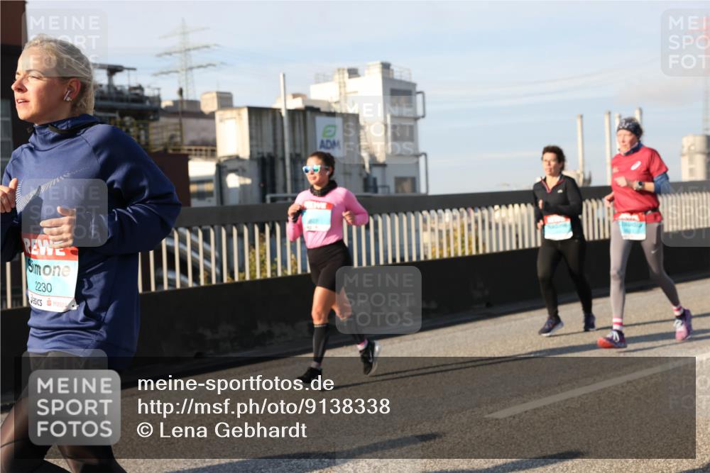 03.10.2025 - Köhlbrandbrückenlauf Lena Gebhardt http://msf.ph/oto/9138338 03.10.2025 09:56:03 Position 2 2230 meine-sportfotos.de