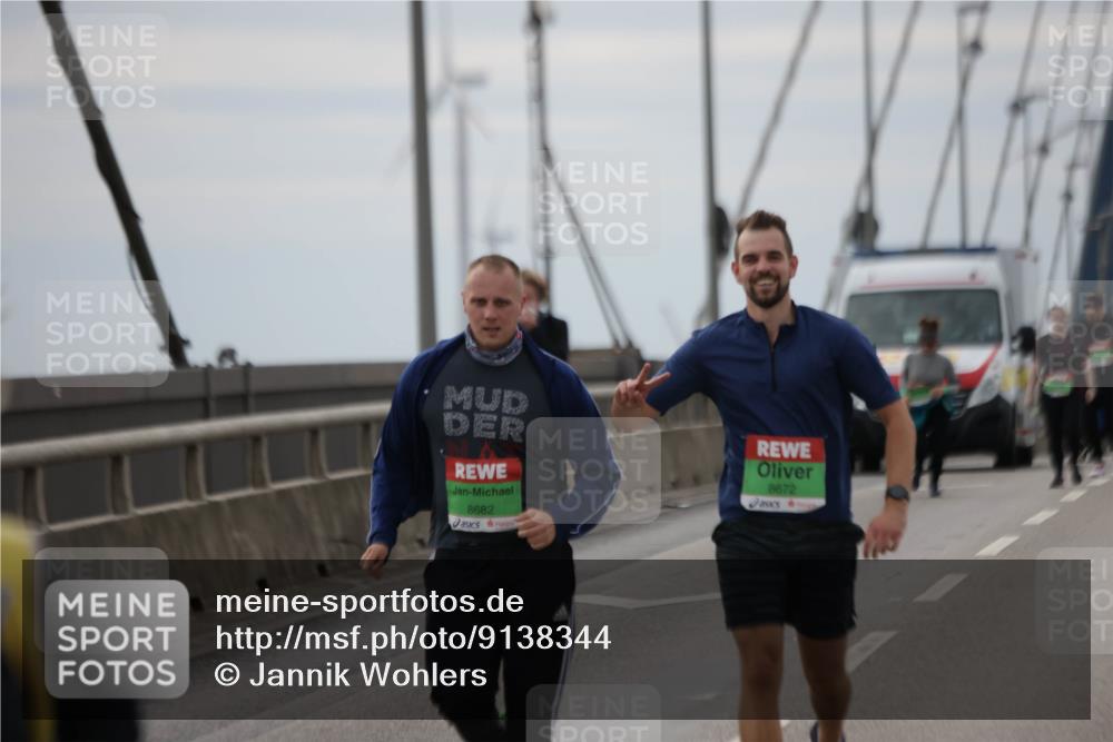 03.10.2025 - Köhlbrandbrückenlauf Jannik Wohlers http://msf.ph/oto/9138344 03.10.2025 16:08:34 Position 1 8682, 8672 meine-sportfotos.de