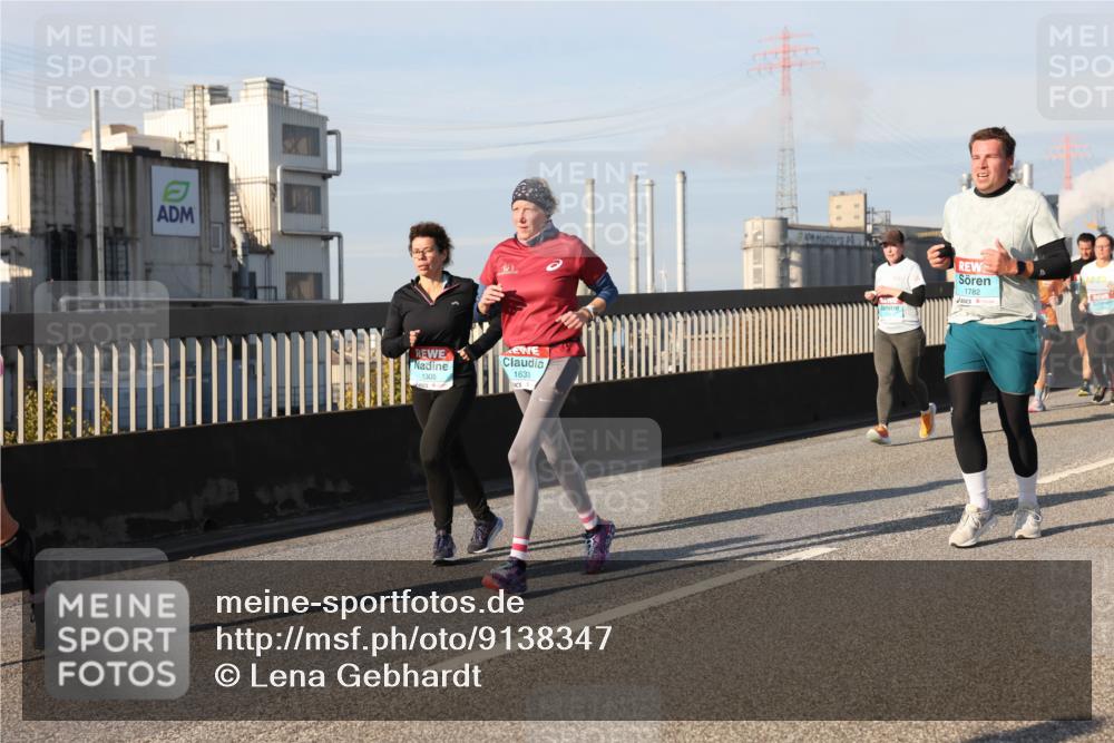 03.10.2025 - Köhlbrandbrückenlauf Lena Gebhardt http://msf.ph/oto/9138347 03.10.2025 09:56:03 Position 2 1305, 1633, 1782 meine-sportfotos.de