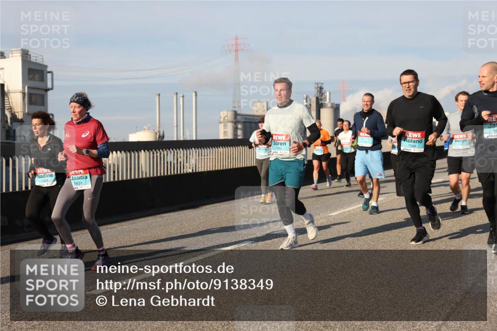 03.10.2025 - Köhlbrandbrückenlauf Lena Gebhardt http://msf.ph/oto/9138349 03.10.2025 09:56:03 Position 2 1305, 1633, 1782, 18, 1588 meine-sportfotos.de