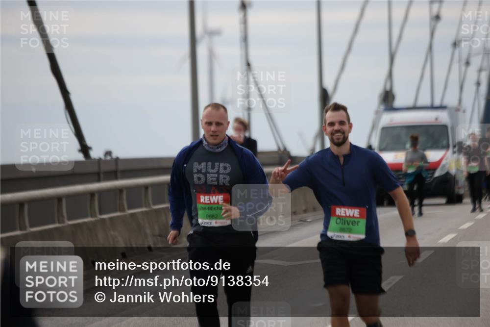 03.10.2025 - Köhlbrandbrückenlauf Jannik Wohlers http://msf.ph/oto/9138354 03.10.2025 16:08:34 Position 1 8682, 8672 meine-sportfotos.de
