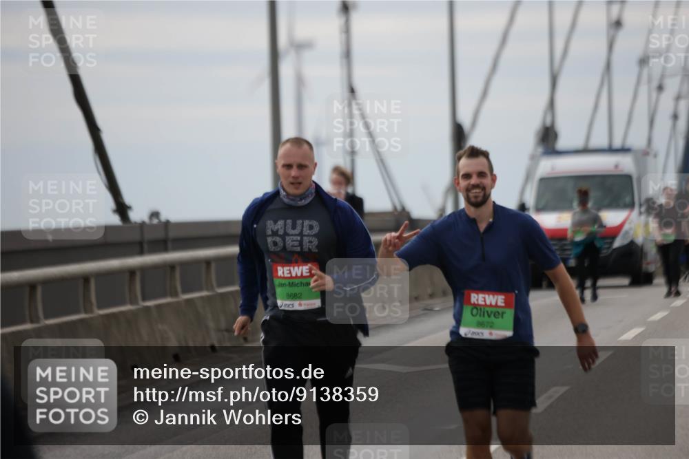 03.10.2025 - Köhlbrandbrückenlauf Jannik Wohlers http://msf.ph/oto/9138359 03.10.2025 16:08:34 Position 1 8682, 8672 meine-sportfotos.de