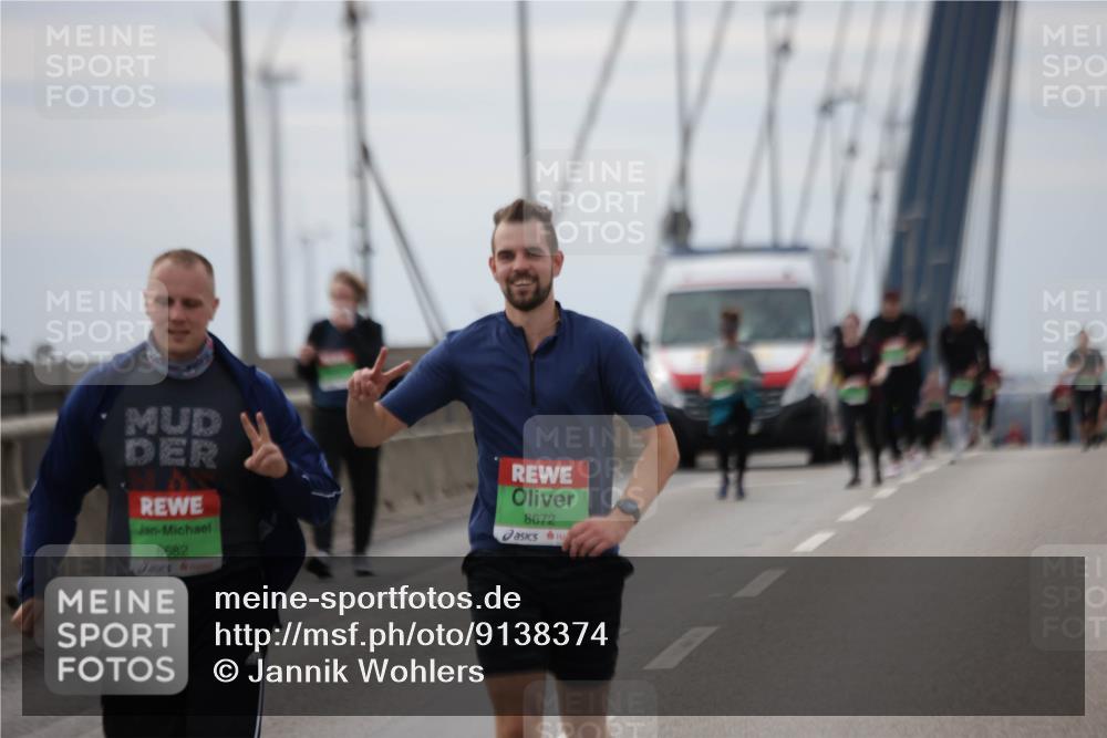 03.10.2025 - Köhlbrandbrückenlauf Jannik Wohlers http://msf.ph/oto/9138374 03.10.2025 16:08:35 Position 1 8682, 8672 meine-sportfotos.de