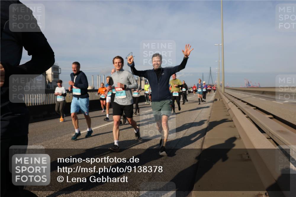 03.10.2025 - Köhlbrandbrückenlauf Lena Gebhardt http://msf.ph/oto/9138378 03.10.2025 09:56:05 Position 2  meine-sportfotos.de
