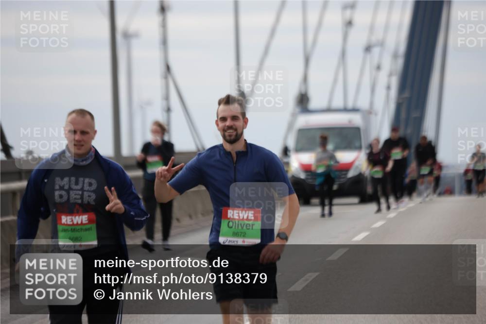03.10.2025 - Köhlbrandbrückenlauf Jannik Wohlers http://msf.ph/oto/9138379 03.10.2025 16:08:35 Position 1 8682, 8672 meine-sportfotos.de