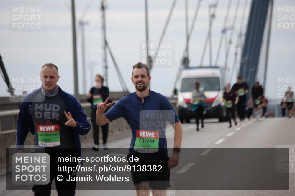 03.10.2025 - Köhlbrandbrückenlauf Jannik Wohlers http://msf.ph/oto/9138382 03.10.2025 16:08:35 Position 1 8682, 8672 meine-sportfotos.de