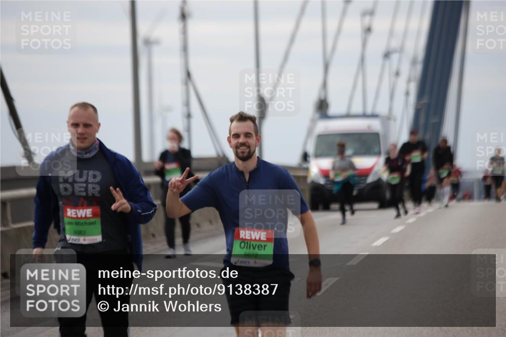 03.10.2025 - Köhlbrandbrückenlauf Jannik Wohlers http://msf.ph/oto/9138387 03.10.2025 16:08:35 Position 1 8682, 8672 meine-sportfotos.de