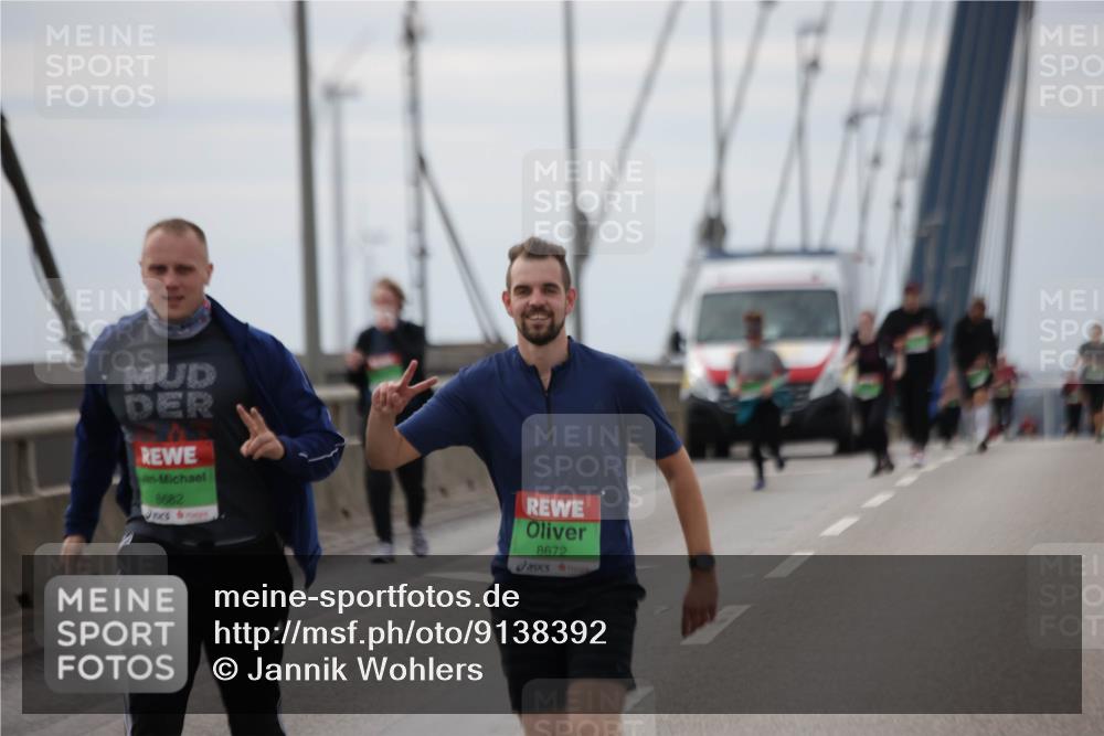 03.10.2025 - Köhlbrandbrückenlauf Jannik Wohlers http://msf.ph/oto/9138392 03.10.2025 16:08:35 Position 1 8682, 8672 meine-sportfotos.de