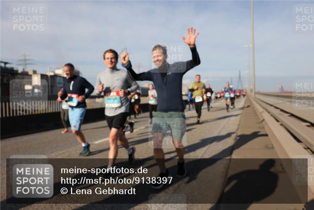 03.10.2025 - Köhlbrandbrückenlauf Lena Gebhardt http://msf.ph/oto/9138397 03.10.2025 09:56:06 Position 2  meine-sportfotos.de