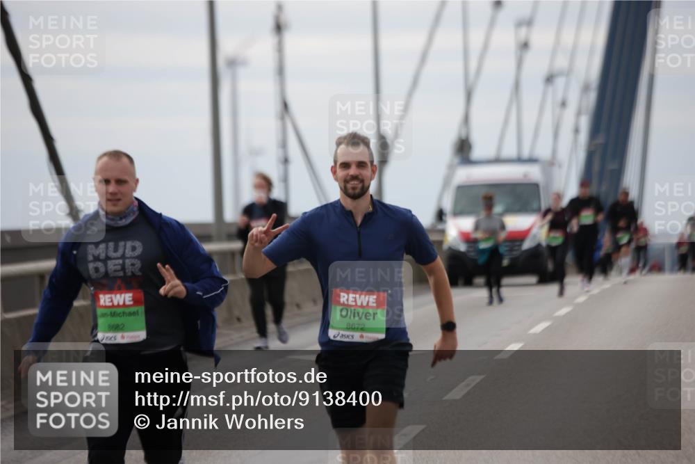 03.10.2025 - Köhlbrandbrückenlauf Jannik Wohlers http://msf.ph/oto/9138400 03.10.2025 16:08:35 Position 1 8682, 8672 meine-sportfotos.de