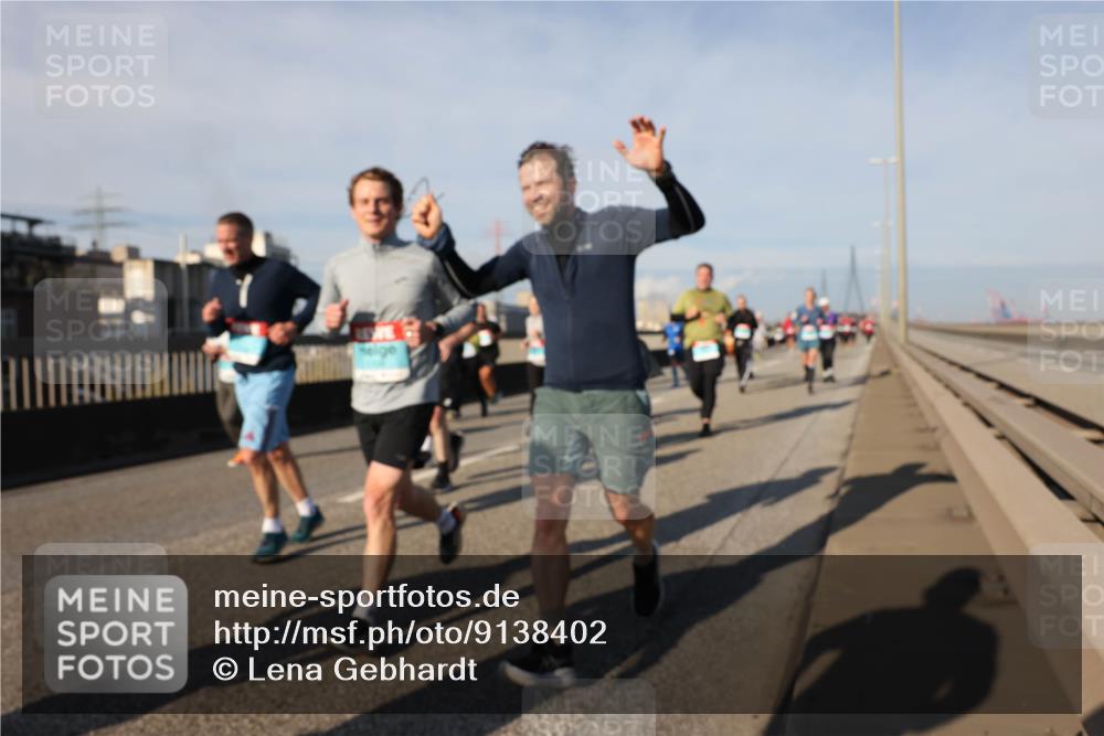 03.10.2025 - Köhlbrandbrückenlauf Lena Gebhardt http://msf.ph/oto/9138402 03.10.2025 09:56:06 Position 2  meine-sportfotos.de