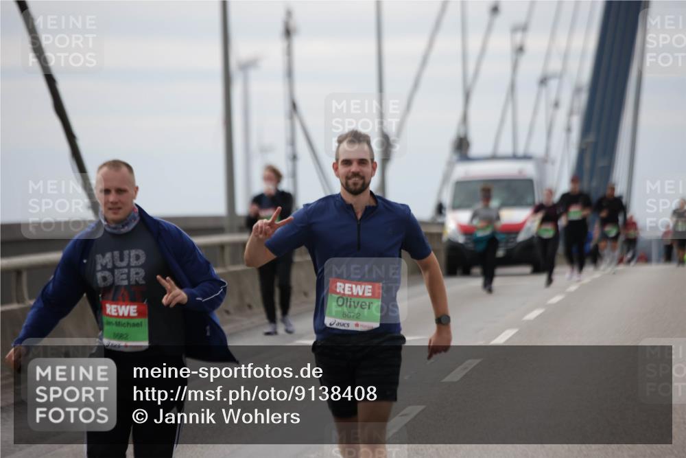 03.10.2025 - Köhlbrandbrückenlauf Jannik Wohlers http://msf.ph/oto/9138408 03.10.2025 16:08:35 Position 1 8682, 8672 meine-sportfotos.de