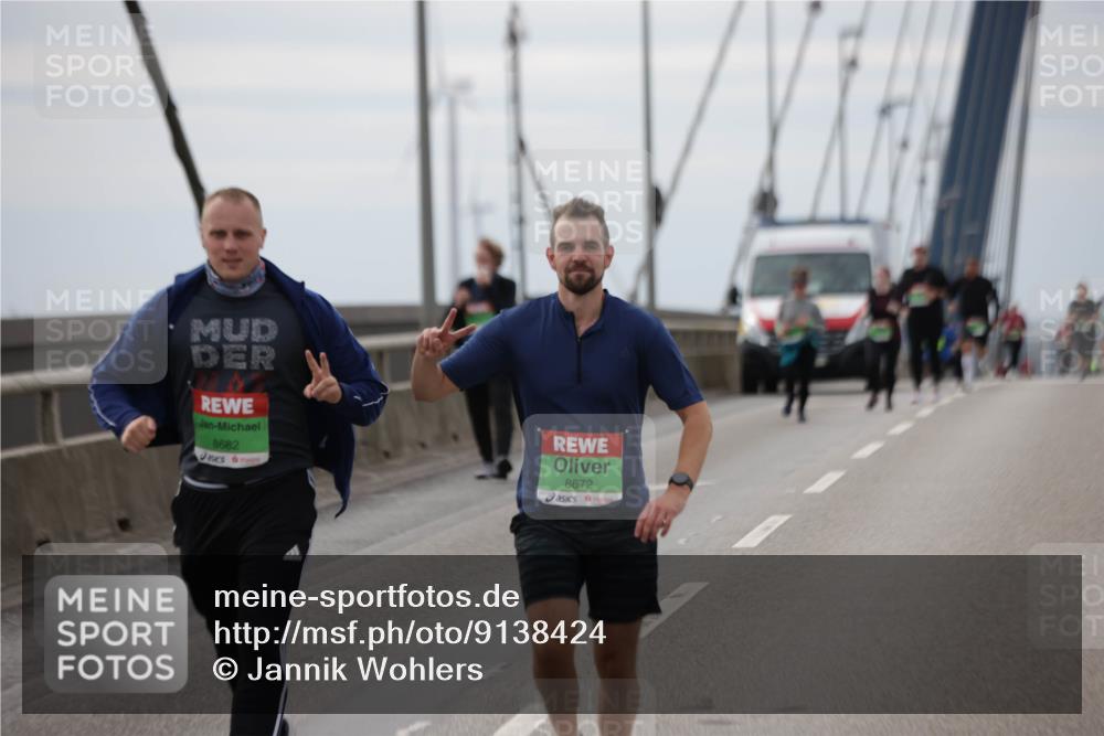 03.10.2025 - Köhlbrandbrückenlauf Jannik Wohlers http://msf.ph/oto/9138424 03.10.2025 16:08:36 Position 1 8682, 8672 meine-sportfotos.de