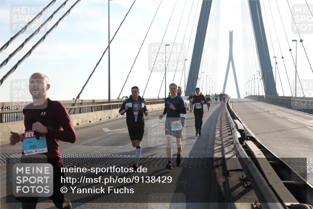 03.10.2025 - Köhlbrandbrückenlauf Yannick Fuchs http://msf.ph/oto/9138429 03.10.2025 08:22:37 Position 2 3834 meine-sportfotos.de