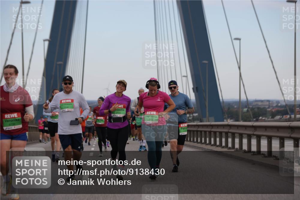 03.10.2025 - Köhlbrandbrückenlauf Jannik Wohlers http://msf.ph/oto/9138430 03.10.2025 15:28:24 Position 1 8799, 7246, 7194, 7264 meine-sportfotos.de
