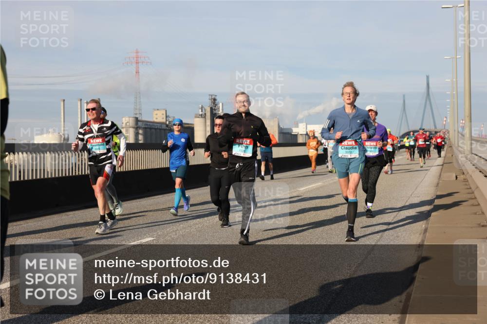 03.10.2025 - Köhlbrandbrückenlauf Lena Gebhardt http://msf.ph/oto/9138431 03.10.2025 09:56:08 Position 2 2986, 3372, 1535 meine-sportfotos.de