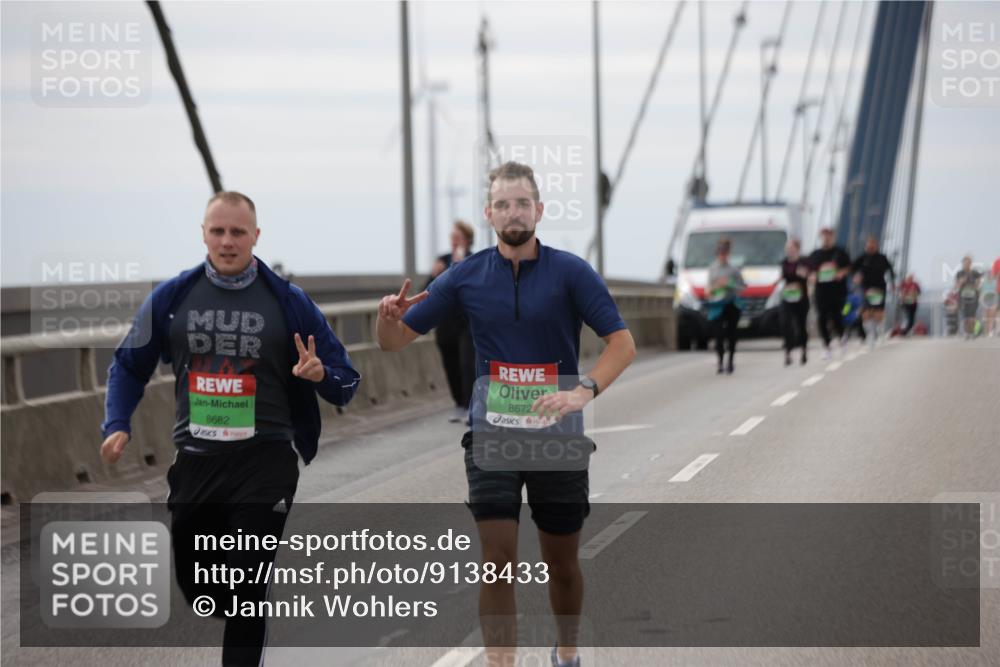 03.10.2025 - Köhlbrandbrückenlauf Jannik Wohlers http://msf.ph/oto/9138433 03.10.2025 16:08:36 Position 1 8682, 8672 meine-sportfotos.de