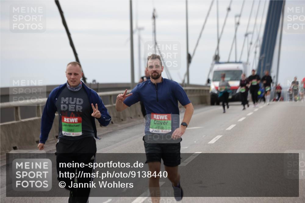 03.10.2025 - Köhlbrandbrückenlauf Jannik Wohlers http://msf.ph/oto/9138440 03.10.2025 16:08:36 Position 1 8682, 8672 meine-sportfotos.de