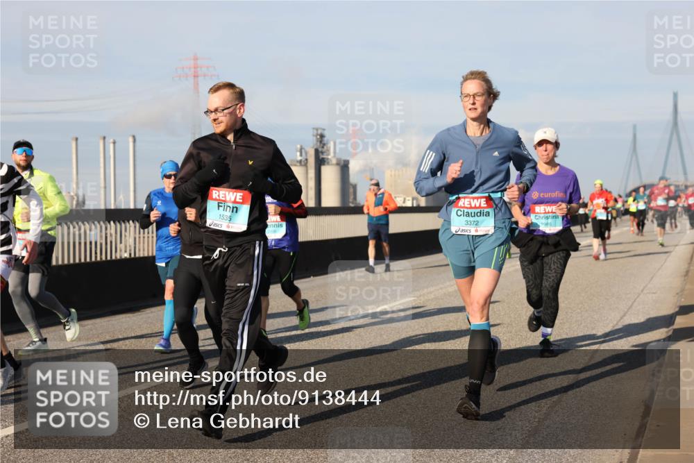 03.10.2025 - Köhlbrandbrückenlauf Lena Gebhardt http://msf.ph/oto/9138444 03.10.2025 09:56:09 Position 2 1535, 3372, 2986 meine-sportfotos.de