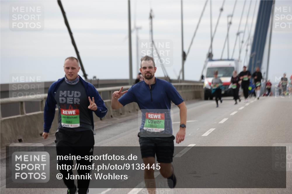 03.10.2025 - Köhlbrandbrückenlauf Jannik Wohlers http://msf.ph/oto/9138445 03.10.2025 16:08:36 Position 1 8682, 8672 meine-sportfotos.de