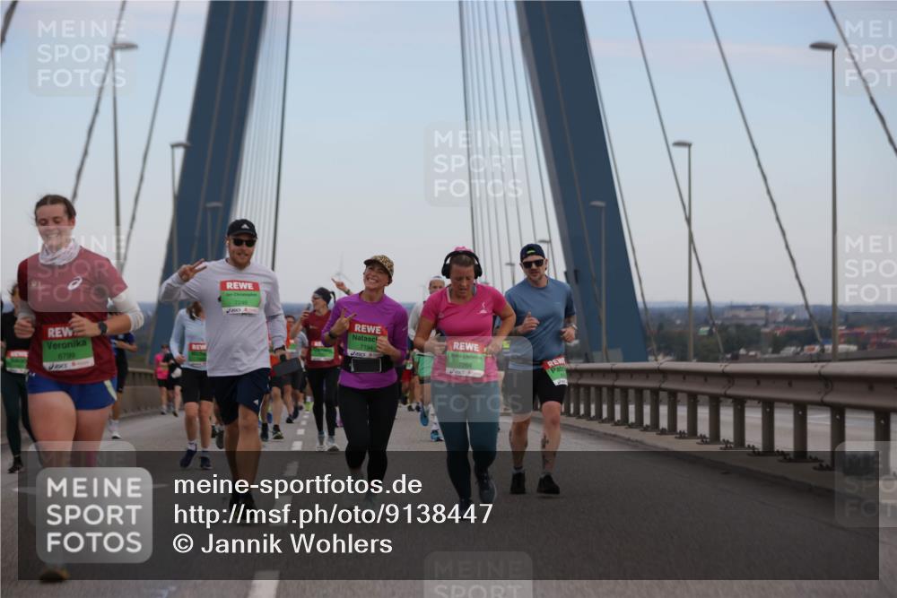 03.10.2025 - Köhlbrandbrückenlauf Jannik Wohlers http://msf.ph/oto/9138447 03.10.2025 15:28:24 Position 1 8799, 7246, 7194, 7264 meine-sportfotos.de