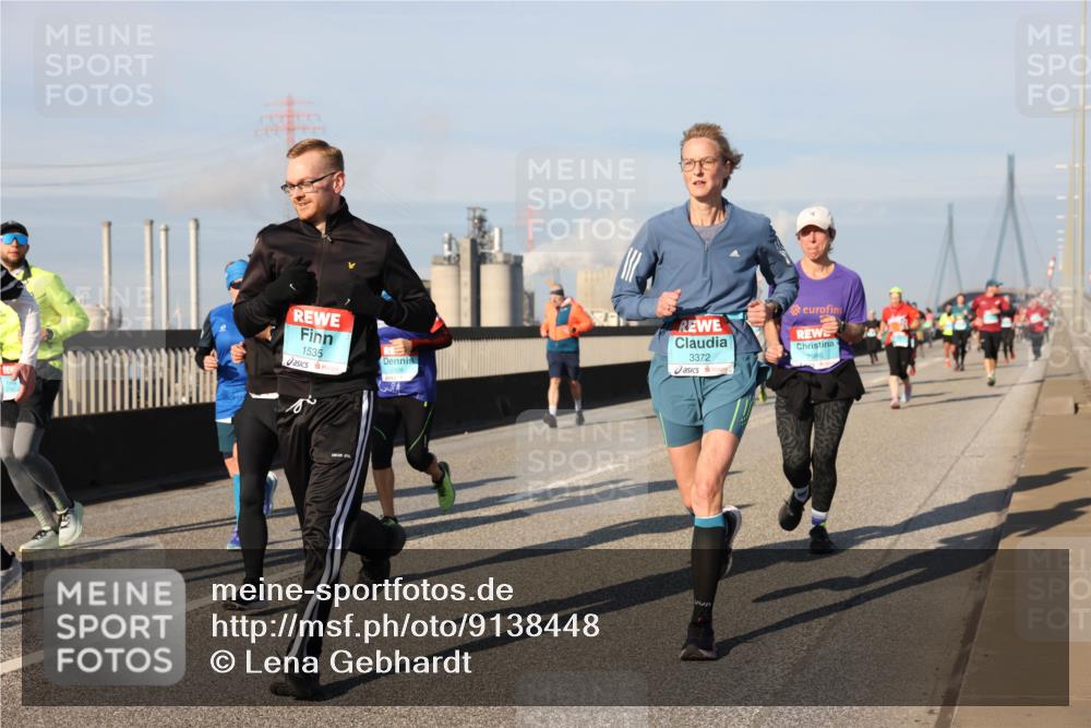 03.10.2025 - Köhlbrandbrückenlauf Lena Gebhardt http://msf.ph/oto/9138448 03.10.2025 09:56:09 Position 2 1535, 3372, 2986 meine-sportfotos.de
