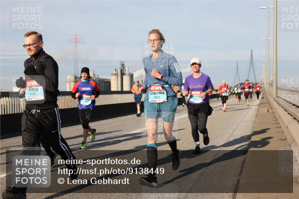 03.10.2025 - Köhlbrandbrückenlauf Lena Gebhardt http://msf.ph/oto/9138449 03.10.2025 09:56:09 Position 2 1535, 3372, 2986 meine-sportfotos.de