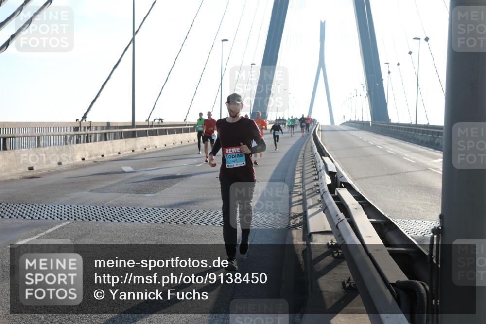 03.10.2025 - Köhlbrandbrückenlauf Yannick Fuchs http://msf.ph/oto/9138450 03.10.2025 08:22:40 Position 2 1421 meine-sportfotos.de