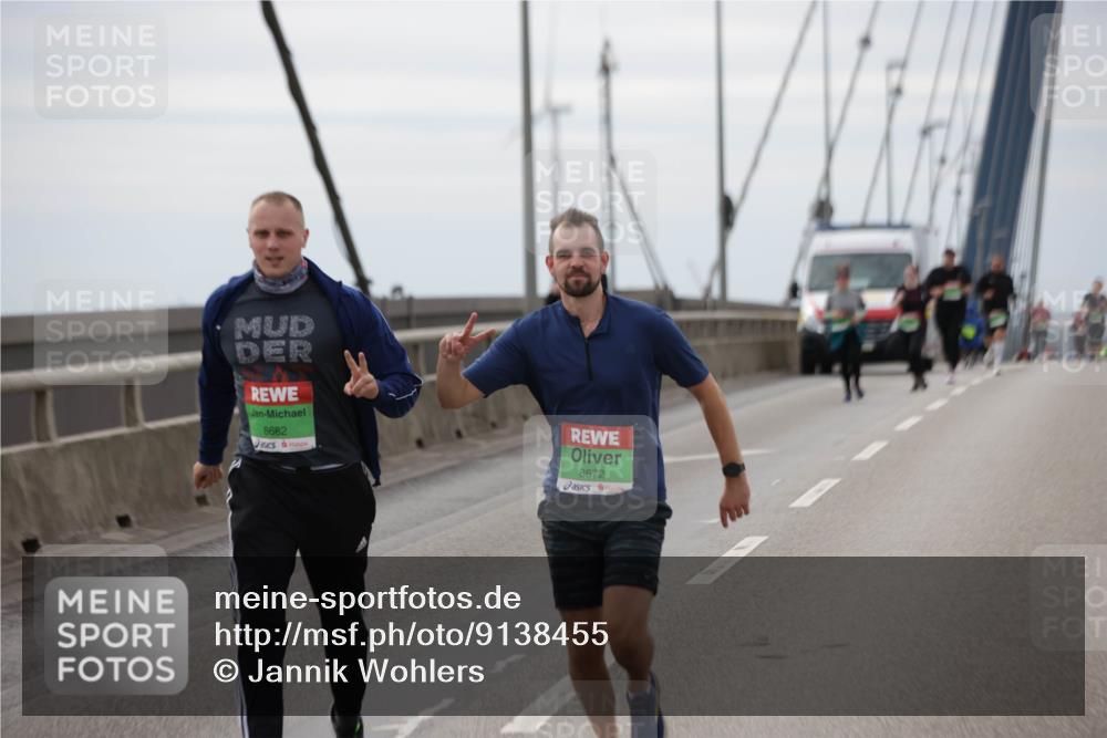 03.10.2025 - Köhlbrandbrückenlauf Jannik Wohlers http://msf.ph/oto/9138455 03.10.2025 16:08:36 Position 1 8682, 8672 meine-sportfotos.de