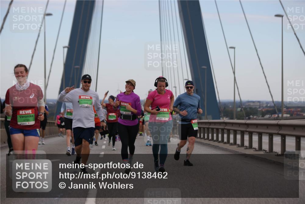 03.10.2025 - Köhlbrandbrückenlauf Jannik Wohlers http://msf.ph/oto/9138462 03.10.2025 15:28:24 Position 1 8799, 7246, 7194, 7264 meine-sportfotos.de