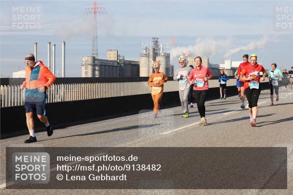 03.10.2025 - Köhlbrandbrückenlauf Lena Gebhardt http://msf.ph/oto/9138482 03.10.2025 09:56:12 Position 2  meine-sportfotos.de